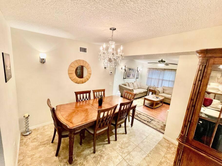 Cozy Modest Home Near Universal Studios/Volcanobay أورلاندو المظهر الخارجي الصورة